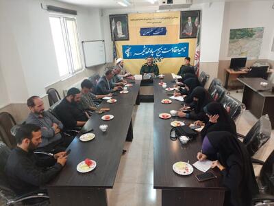 خبرنگاران پیام‌رسانان عاشورایی در جهاد تبیین هستند