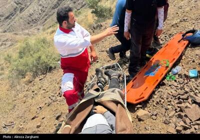 2 کشته و یک زخمی در حادثه سقوط از صخره در محور ایوانکی به آب‌سرد - تسنیم