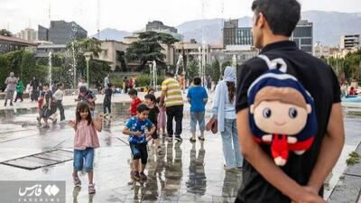 تابستان زیر باران فواره‌ها