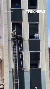 سقوط آتش‌نشان روس از طبقه سوم یک ساختمان