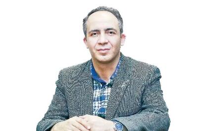 وحید شقاقی‌شهری اقتصاددان: مدنی‌زاده باید مواظب برکناری باشد