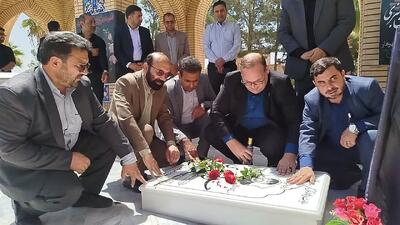 مسئولان خراسان رضوی با خانواده شهید «حسن قنبری» در بردسکن دیدار کردند