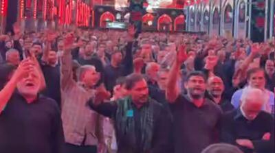 شعار خاص برای رهبر انقلاب در حرم امام حسین