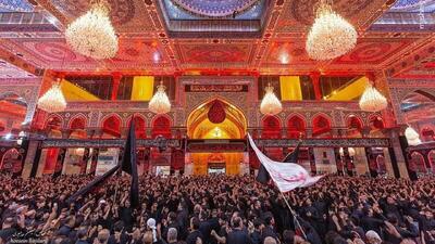طنین شعار «اباالفضل علمدار، خامنه‌ای نگهدار» در حرم سیدالشهدا + فیلم
