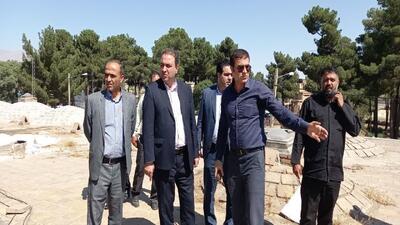 گوشه‌هایی از روند مرمت و بازدید جمعی از مسئولان نیشابور از کاروانسرای شاه عباسی نیشابور