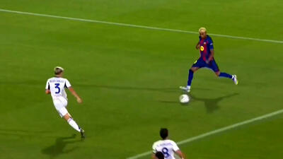 گل پنجم بارسلونا به کومو توسط لامین یامال