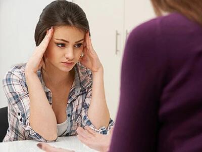 چگونه به نوجوانی که خودزنی می‌ کند کمک کنیم؟ راهنمای عملی برای والدین و دوستان