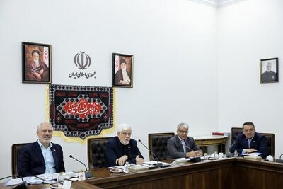 عارف:  اقتصاد دانش بنیان نباید درگیر نظام بروکراتیک شود