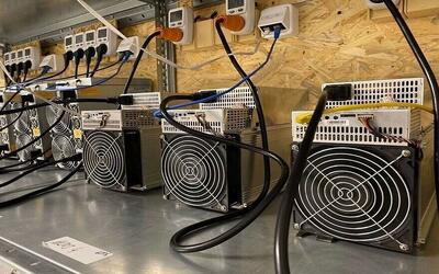 کشف ۱۸۲ دستگاه ماینر استخراج ارز دیجیتال در دزفول