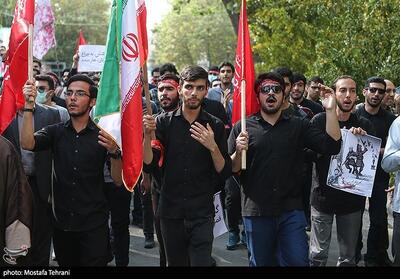 عزاداری دانشجویان در اربعین حسینی در حسینیه امام (ره) - تسنیم