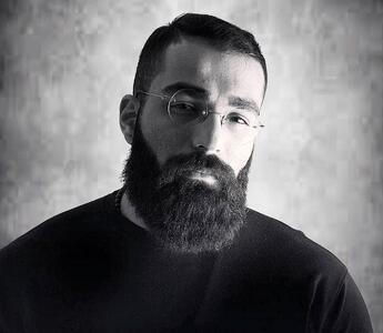 جشن تولد ۳۲ سالگی حمید صفت خواننده با دو کیک خاص/ عکس