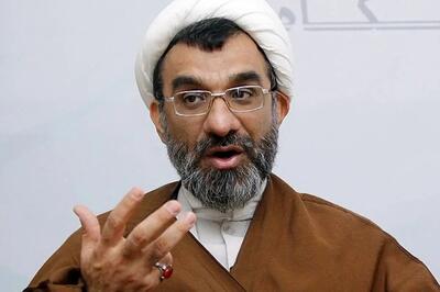 خسروپناه: هر کسی به سرنای تفرقه بدمد اگر منافق نباشد، قطعاً جاهل است
