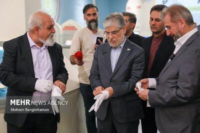 عکس/ بازدید وزیر علوم از کتابخانه و موزه ملی ملک