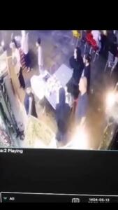 ببینید | لحظه هولناک برخورد پراید با عابران؛ مشتریان ساندویچی زیر گرفته شدند