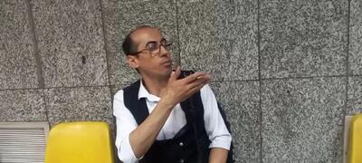 روایت یک دستفروش کم‌ بینا که ماموران حراست مترو در ایستگاه راه‌آهن، اجناسش را ضبط کرده‌اند + فیلم