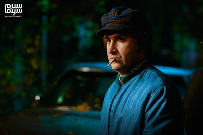 گریم بامزه و متفاوت هوتن شکیبا در پشت صحنه سریال تاسیان + عکس