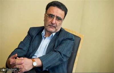 زندانی سیاسی از انتقال با دستبند و پابند و لباس زندان، مصون است/ قوه قضائیه با متخلفان برخورد کند