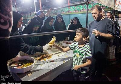 خدمت‌رسانی موکب شهدای هسته‌ای دانشگاه ایلام‌ به ‌زائران اربعین‌ - تسنیم
