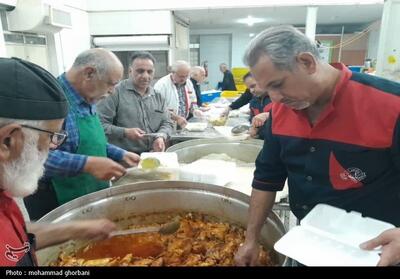توزیع روزانه 8 هزار پرس غذای گرم بین زائران در کردستان - تسنیم