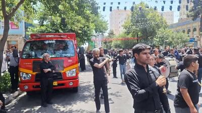 استقرار آتش‌نشانان همزمان با روز اربعین حسینی درخیابان‌های منتهی به حرم رضوی