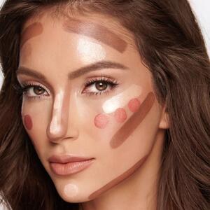 آموزش محل دقیق کانتور، رژگونه و سایه برای خانم‌های بالای ۴۰ سال