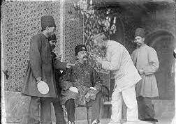 سفر در زمان؛ چشم پزشکی خیابانی به سبک قاجار