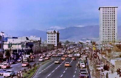 ببینید | کلیپ رنگی شده‌ای از تهران سال ۱۳۲۰ خورشیدی