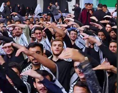 همراهی دانشجویان حاضر در مراسم امروز حسینیه امام خمینی(ره) با پویش این روزهای زوار اربعین