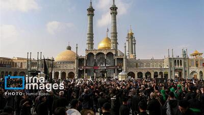 قم در سوگ اربعین شهدای کربلا؛ از حرم معصومه(س) تا جمکران در سایه پرچم‌های سیاه