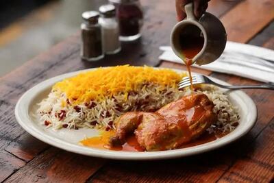 طرز تهیه مرغ کَره‌ ای با خوراک شاه پلو