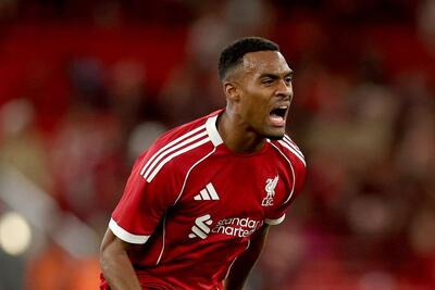 ۱۰ هافبک دفاعی برتر جهان از نگاه FourFourTwo