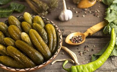 نکات ریز و درشت درست کردن 60 کیلو خیارشور بدون کپک زدن