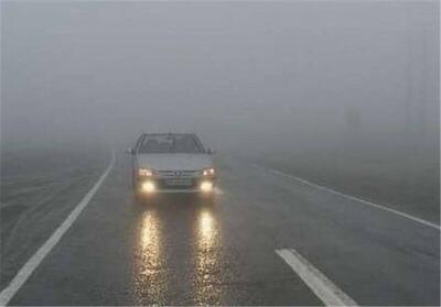 مه گرفتگی شدید و بارش شدید باران تابستانه در گردنه حیران + ویدئو