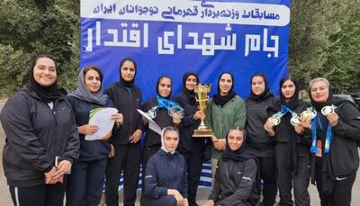 قهرمانی بانوان وزنه بردار سیرجانی