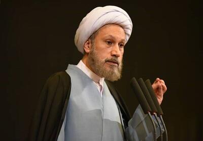 امام جمعه شیراز: نتیجه نظرسنجی‌ [موسسات غربی] نشان می‌دهد که دل‌های مردم اروپا و آمریکا، با ما همراه شده