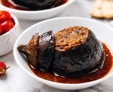 طرز تهیه دلمه بادمجان با رب انار؛ روش گرفتن تلخی بادمجان
