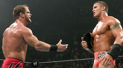 21 سال گذشت؛ وقتی رندی اورتون با غلبه بر کریس بنوا، جوان‌ترین قهرمان جهان تاریخ WWE شد! - پارس فوتبال