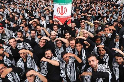 حسینیه امام؛ نقطه وصل دل‌های اربعینی دانشجویان | سیاست روز