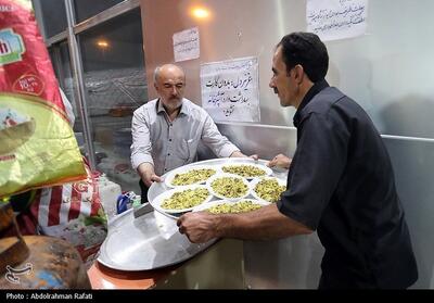 خدمت‌رسانی بی‌وقفه خادمان همدانی به زائران حسینی در ایام اربعین- فیلم فیلم استان تسنیم | Tasnim