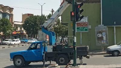 تجهیز ۱۴ تقاطع پرتردد همدان به باتری‌ برق پشتیبان