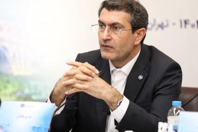 علی ابدالی در دومین هم‌اندیشی سراسری مدیران میانی بانک سینا: بازاریابی و جذب منابع از جمله اولویت‌های اصلی بانک سینا در سال 1404 است