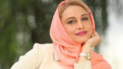 تصویر روز | استایل مریم کاویانی با رنگ آبی | گلی شی