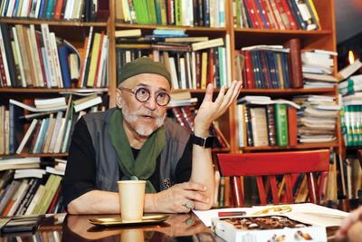هویت فرهنگی را با شعار نمی‌توان ساخت