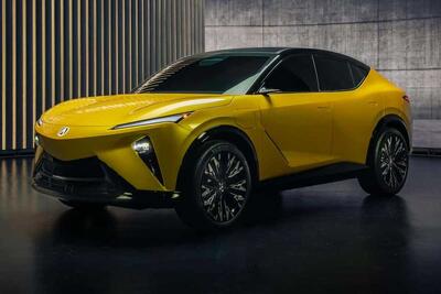 معرفی آکورا RSX، پیش‌نمایش شاسی‌بلند برقی با طراحی جذاب - پدال