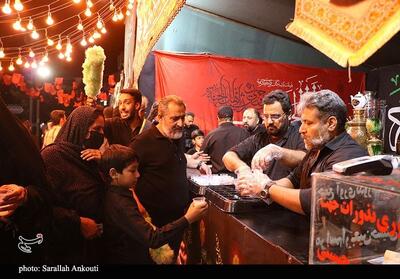خدمت‌رسانی موکب مردمی   ابناءالزهرا(س)   بروجرد به زائران اربعین حسینی- فیلم فیلم استان تسنیم | Tasnim