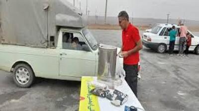 توزیع قهوه بین رانندگان از سوی پلیس همدان
