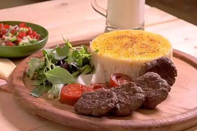 طرز تهیه کته سماق با کباب تابه ای مخصوص