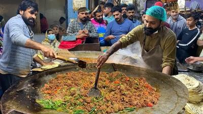 طرز پخت خوراک با جگر گوسفند و فلفل در لاهور (فیلم)