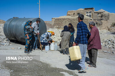 روزانه ۵۶۰ مترمکعب آب با تانکر به روستاهای اردستان منتقل می‌شود