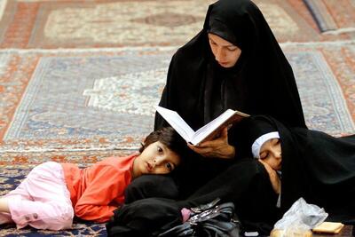 عوامل موثر در شکل‌گیری یک رابطه صمیمی و عمیق بین مادر و دختر
